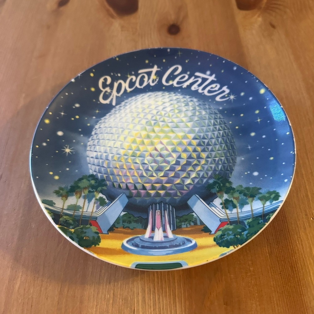 Vintage 1982 Epcot Center Spaceship Earth Plate Walt Disney World 6.5 Souvenir
